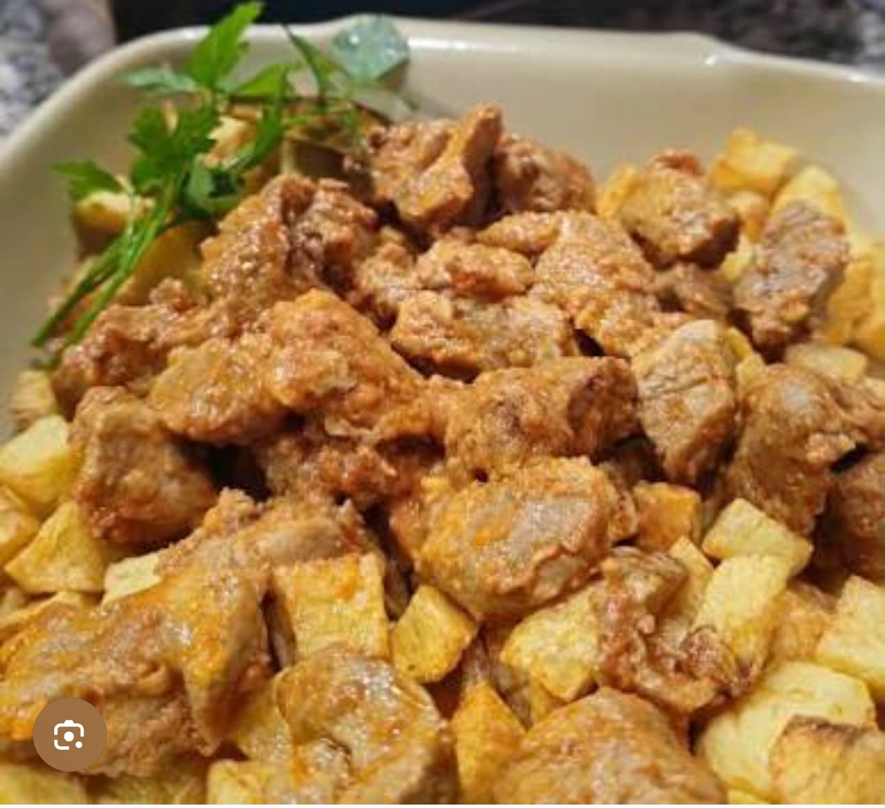 Carne vinho e alhos
